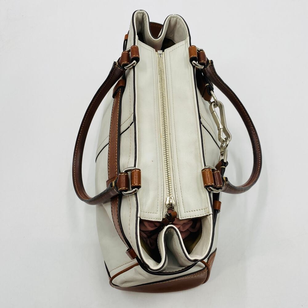 Coach white & brown leather hampton shoulder bag - Picture 3 of 9
